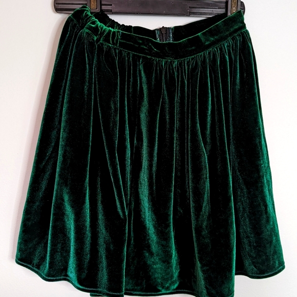 NWT American Apparel Velvet Green Skirt Size S - Picture 2 of 3
